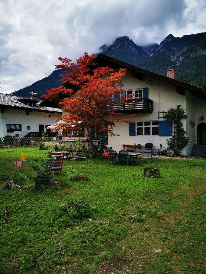 Mountain Hideaway Apartment Гармиш-Партенкирхен Екстериор снимка